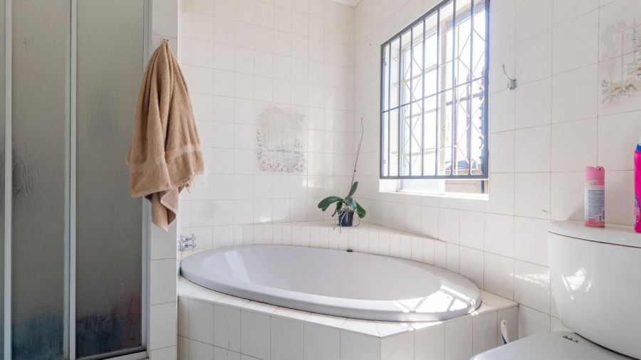  Bedroom Property for Sale in Newlands Gauteng
