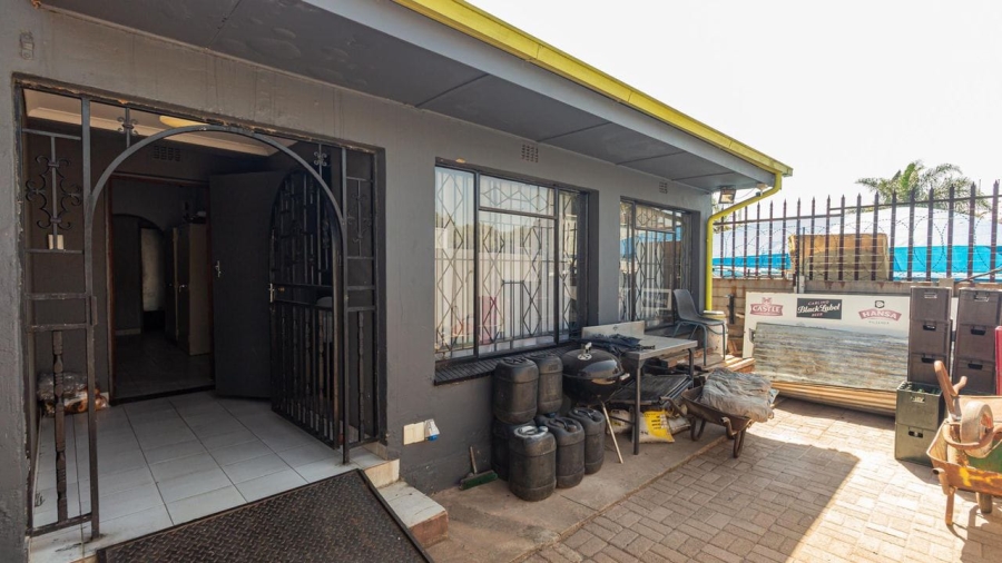  Bedroom Property for Sale in Newlands Gauteng