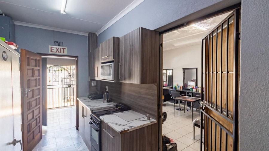  Bedroom Property for Sale in Newlands Gauteng