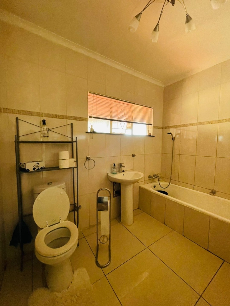3 Bedroom Property for Sale in Lindhaven Gauteng