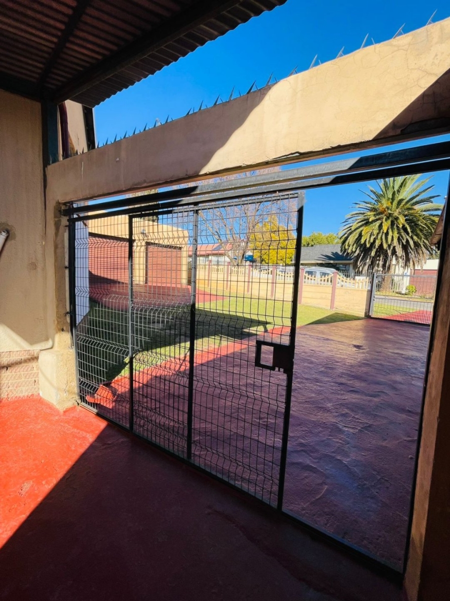 3 Bedroom Property for Sale in Lindhaven Gauteng