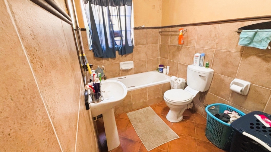 2 Bedroom Property for Sale in Eco Park Gauteng