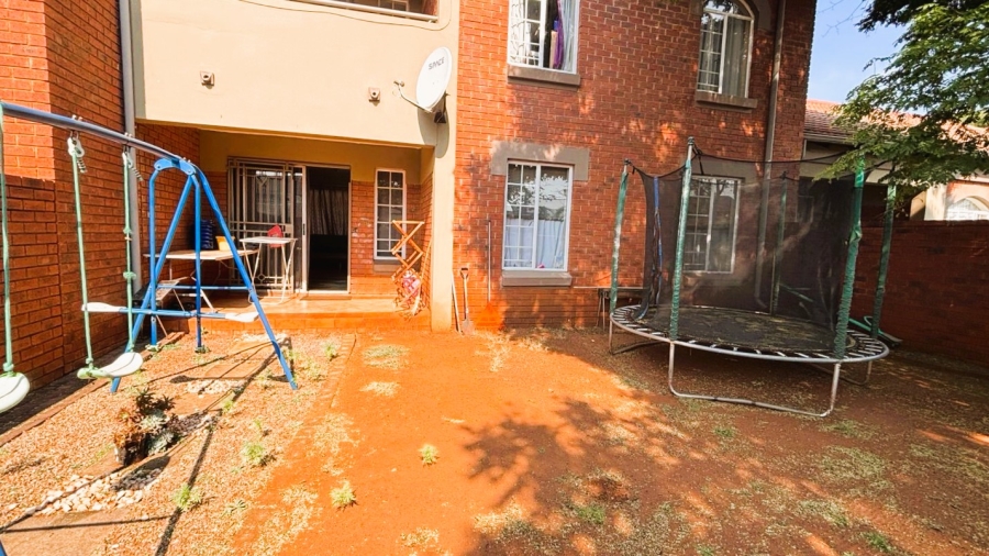 2 Bedroom Property for Sale in Eco Park Gauteng