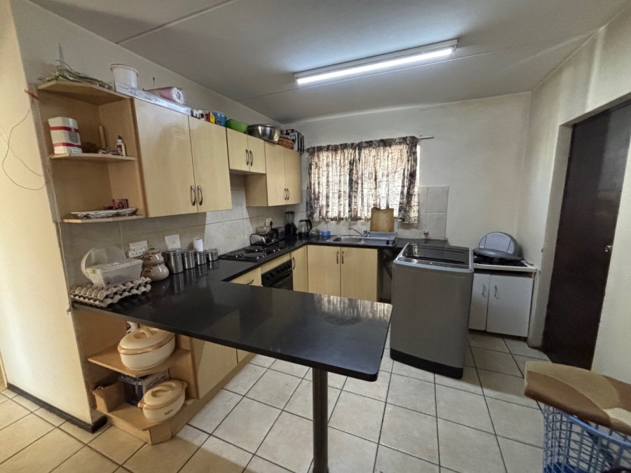 2 Bedroom Property for Sale in Bardene Gauteng