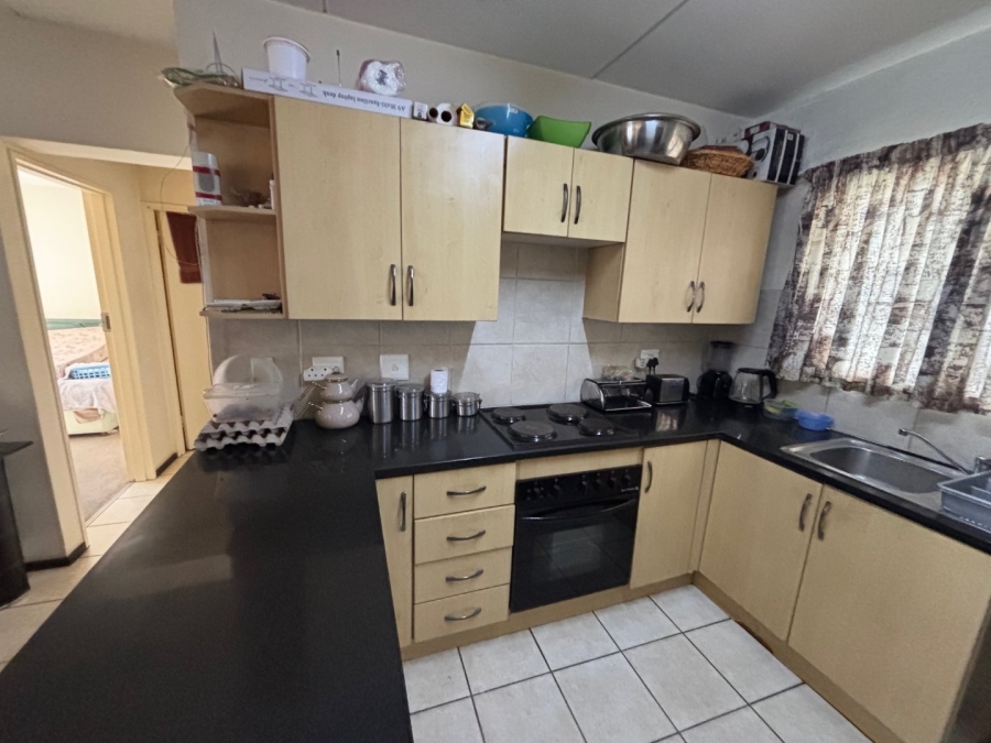 2 Bedroom Property for Sale in Bardene Gauteng
