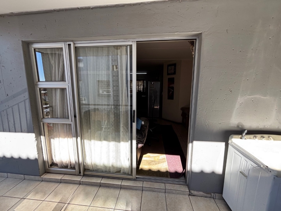 2 Bedroom Property for Sale in Bardene Gauteng