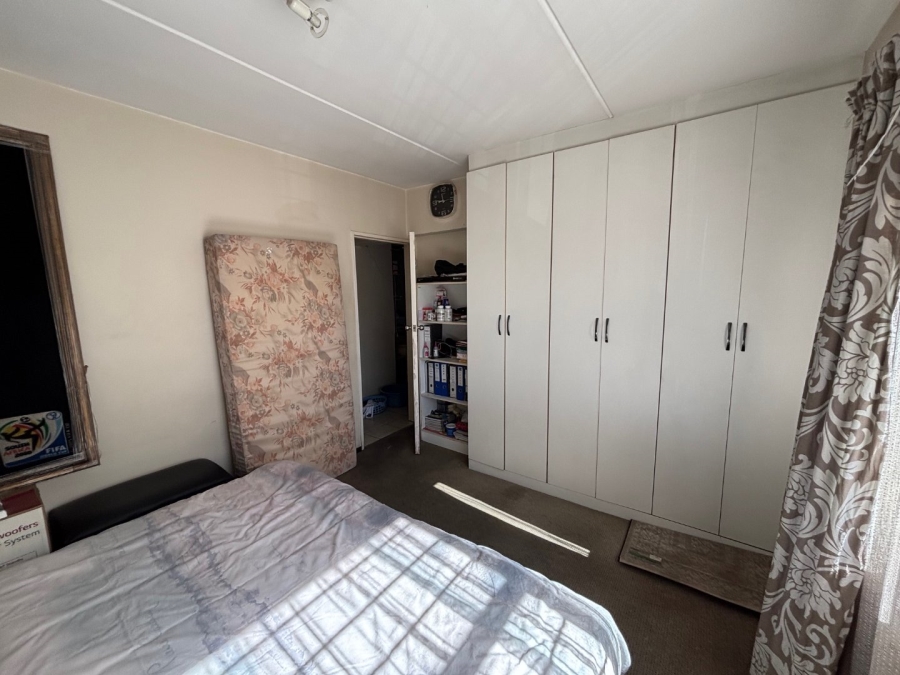 2 Bedroom Property for Sale in Bardene Gauteng
