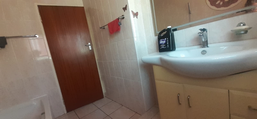 4 Bedroom Property for Sale in Mayfield Park Gauteng