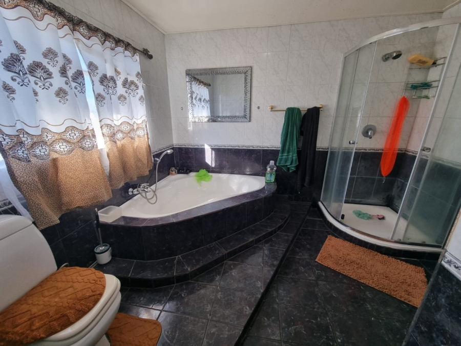 3 Bedroom Property for Sale in Vaaloewer Gauteng