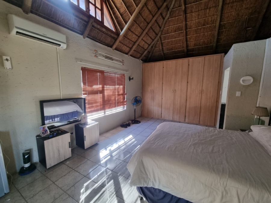 3 Bedroom Property for Sale in Vaaloewer Gauteng