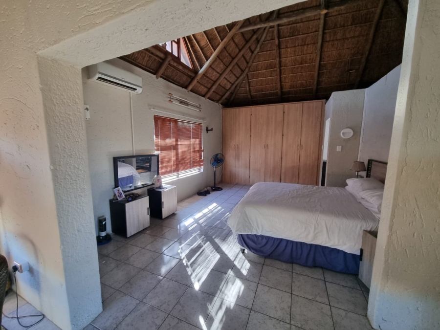 3 Bedroom Property for Sale in Vaaloewer Gauteng