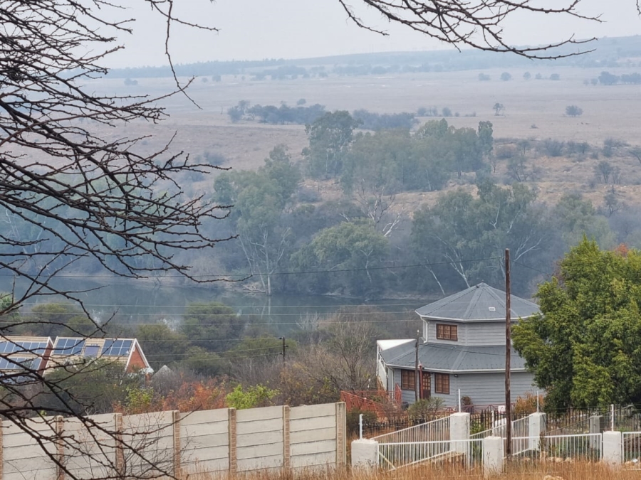 3 Bedroom Property for Sale in Vaaloewer Gauteng