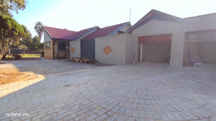 3 Bedroom Property for Sale in Risiville Gauteng