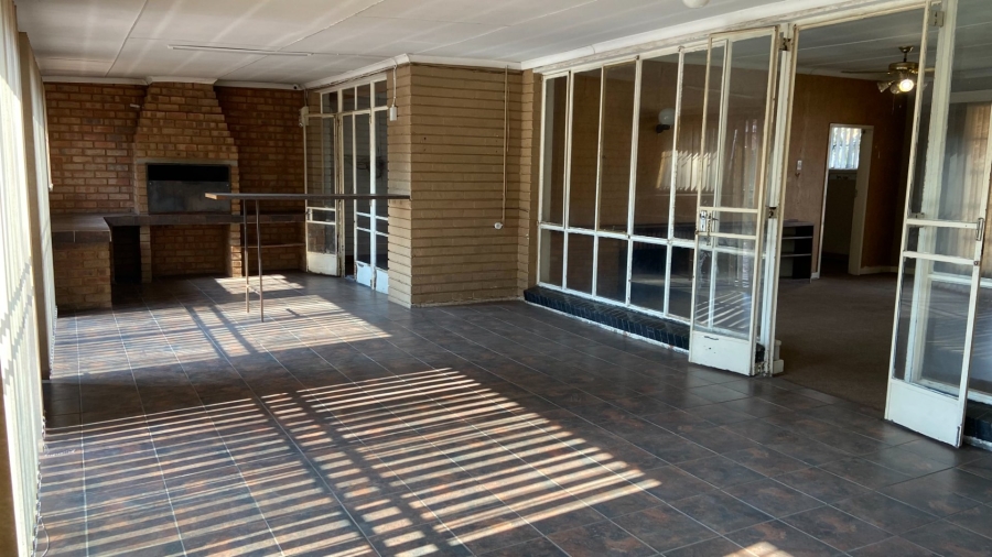 4 Bedroom Property for Sale in Selection Park Gauteng