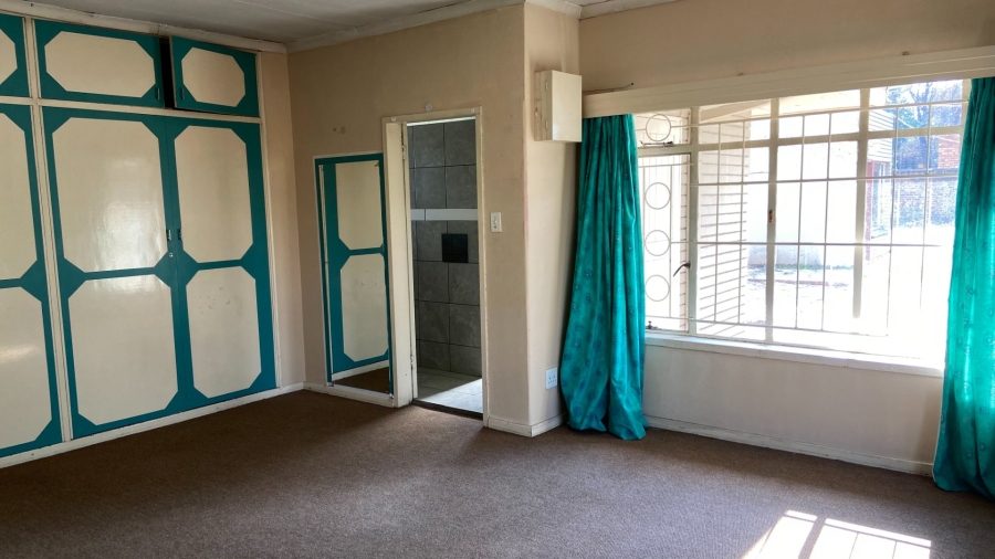 4 Bedroom Property for Sale in Selection Park Gauteng