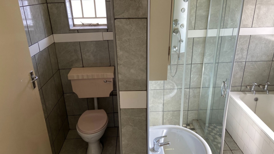 4 Bedroom Property for Sale in Selection Park Gauteng