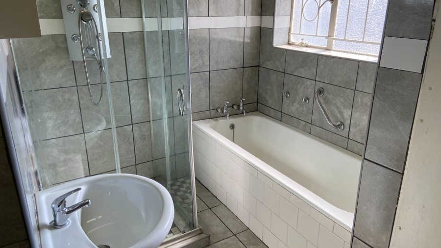 4 Bedroom Property for Sale in Selection Park Gauteng