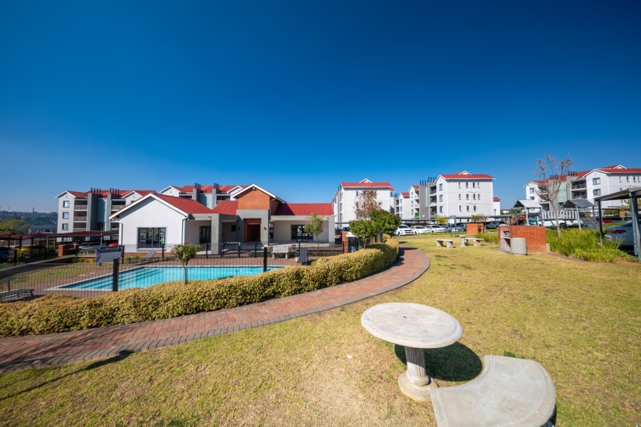 1 Bedroom Property for Sale in Modderfontein Gauteng