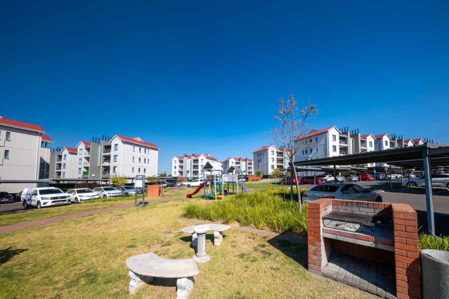 1 Bedroom Property for Sale in Modderfontein Gauteng