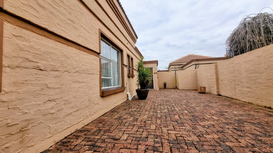 3 Bedroom Property for Sale in Arcon Park Gauteng