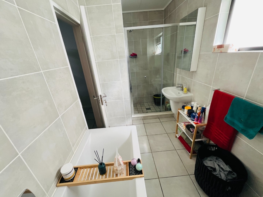 To Let 3 Bedroom Property for Rent in Linbro Park Gauteng