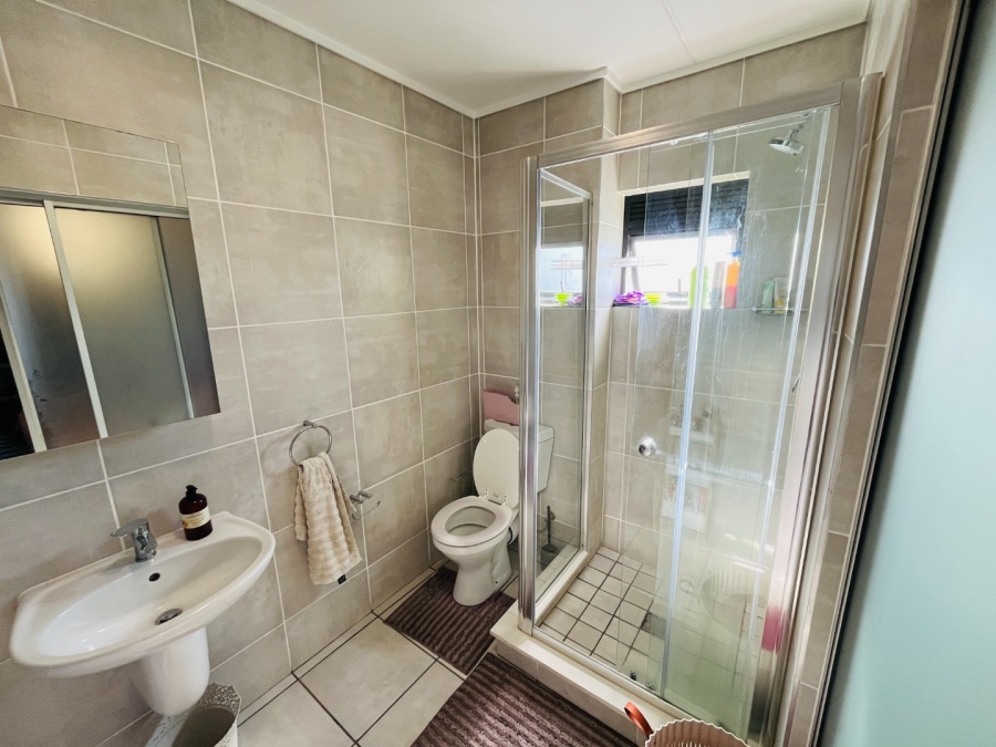 To Let 3 Bedroom Property for Rent in Linbro Park Gauteng