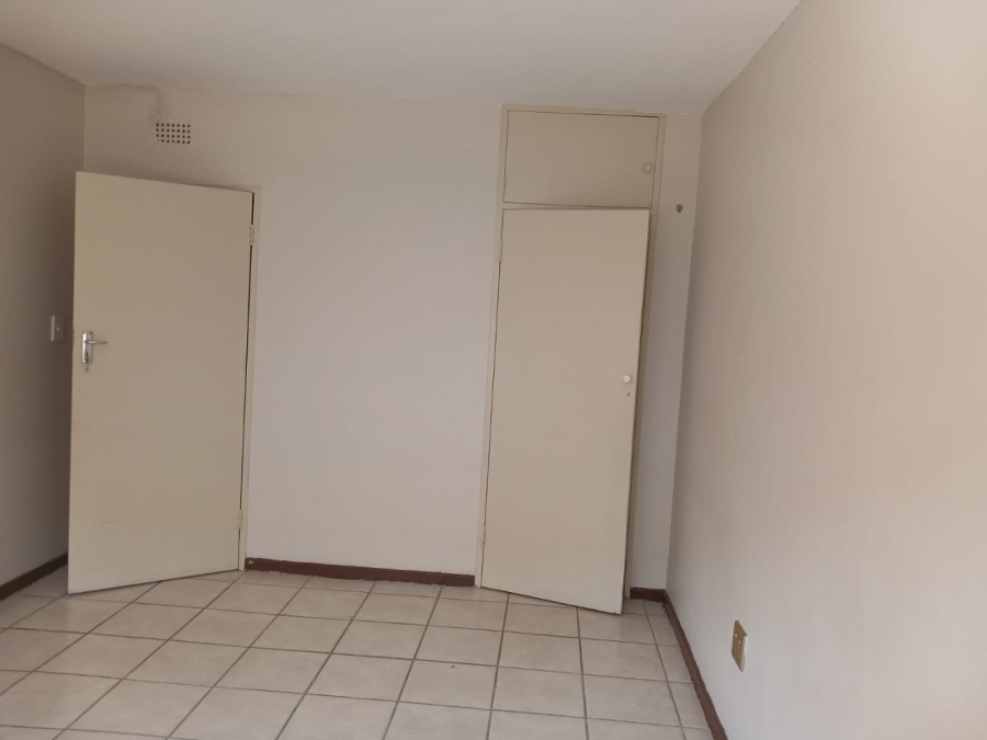 2 Bedroom Property for Sale in Kensington B Gauteng