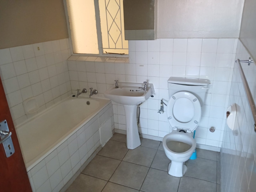2 Bedroom Property for Sale in Kensington B Gauteng