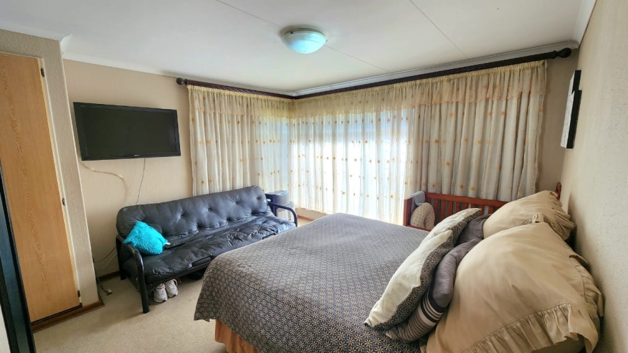 3 Bedroom Property for Sale in Brackenhurst Gauteng