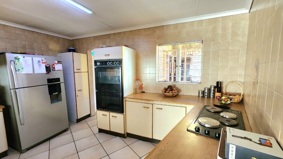 3 Bedroom Property for Sale in Brackenhurst Gauteng