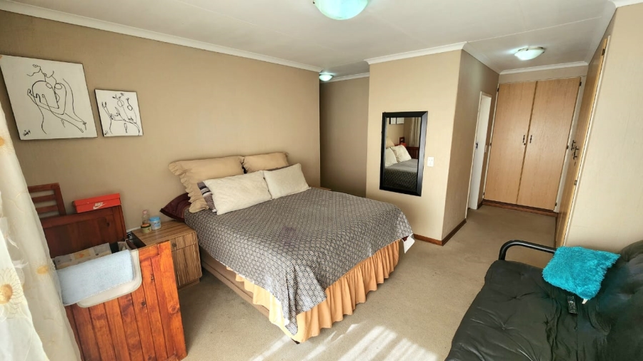 3 Bedroom Property for Sale in Brackenhurst Gauteng