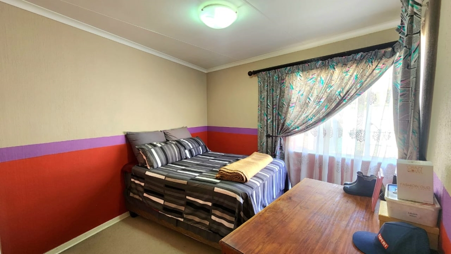 3 Bedroom Property for Sale in Brackenhurst Gauteng