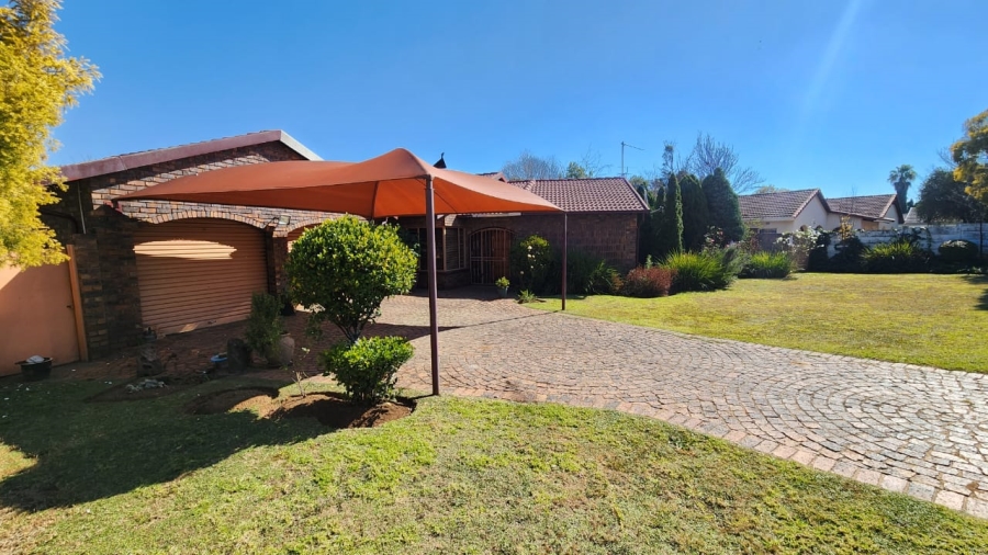 3 Bedroom Property for Sale in Brackenhurst Gauteng