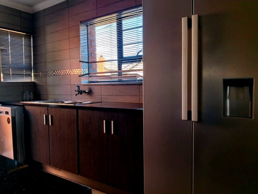 3 Bedroom Property for Sale in Amberfield Gauteng