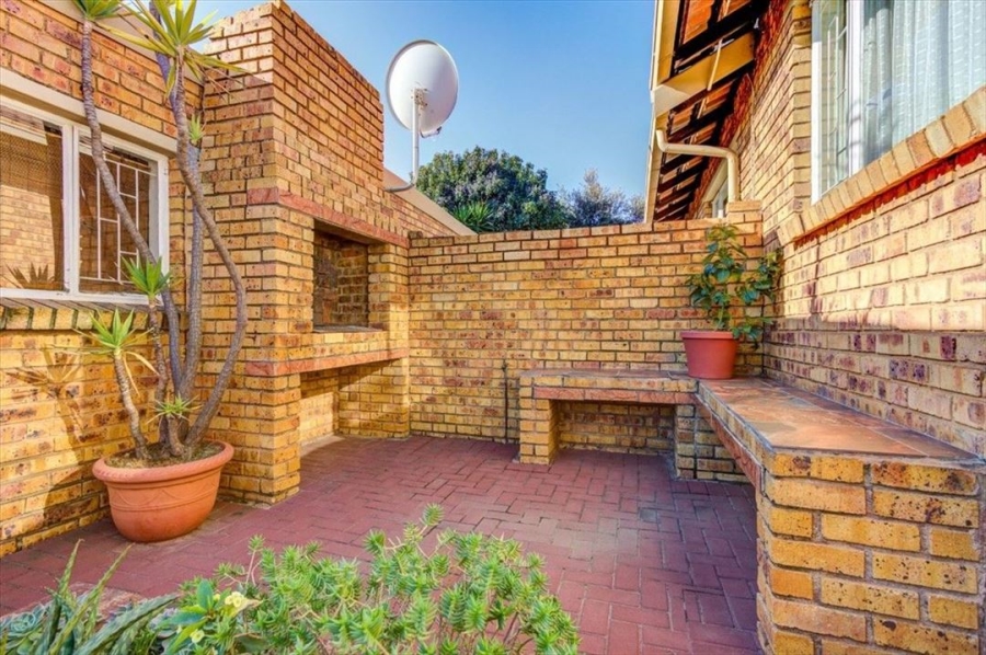 3 Bedroom Property for Sale in Terenure Gauteng