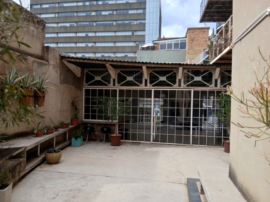 To Let 2 Bedroom Property for Rent in Milpark Gauteng