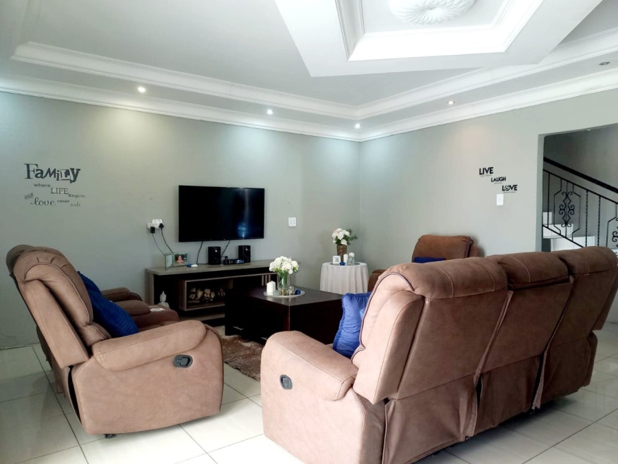 5 Bedroom Property for Sale in Geluksdal Gauteng