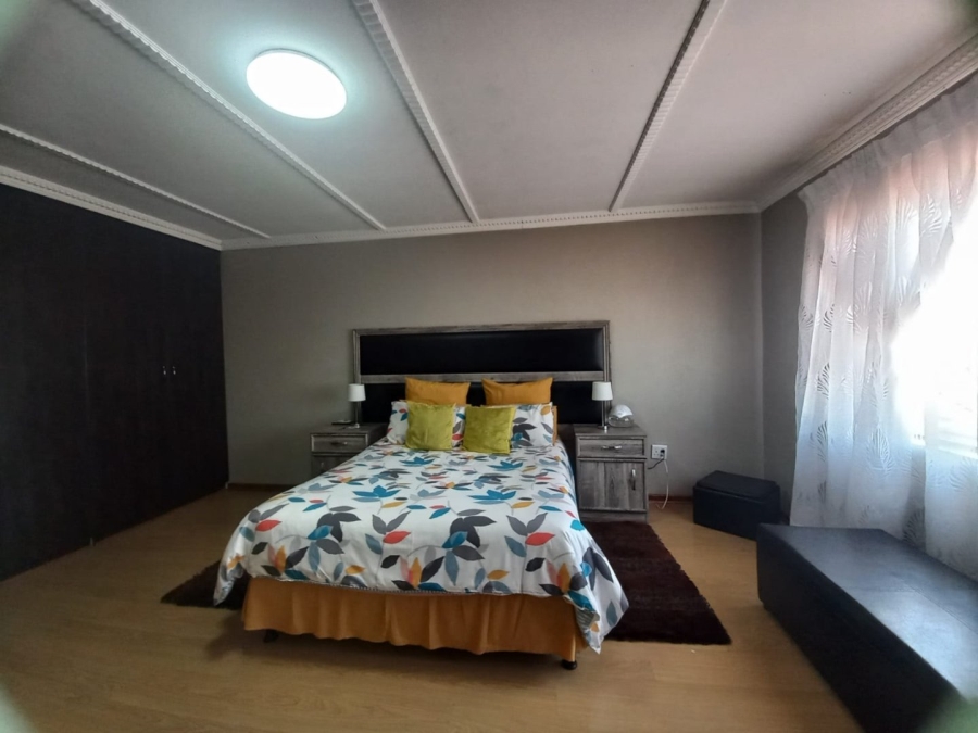 5 Bedroom Property for Sale in Geluksdal Gauteng