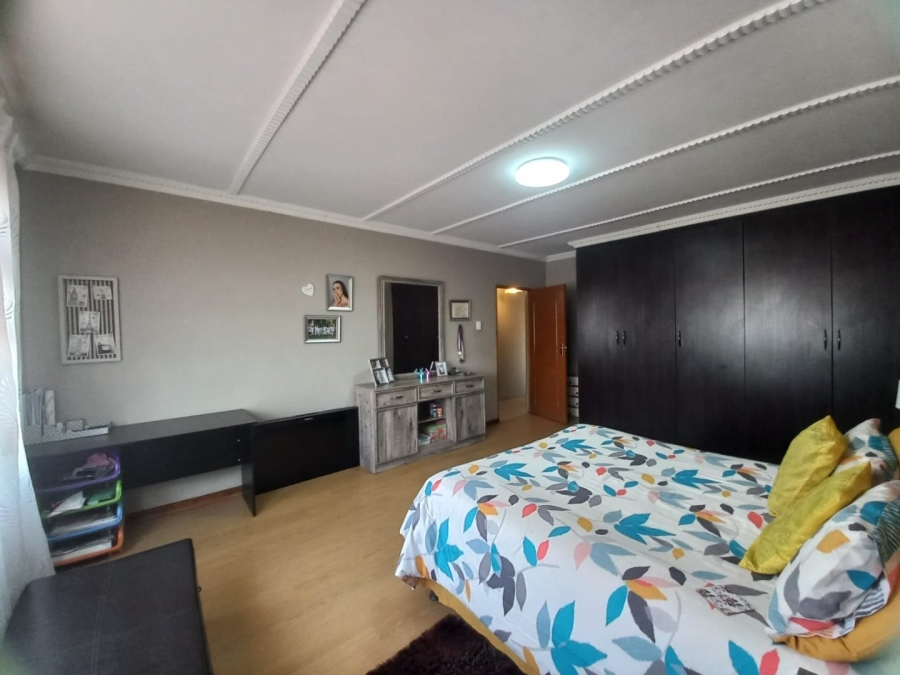 5 Bedroom Property for Sale in Geluksdal Gauteng