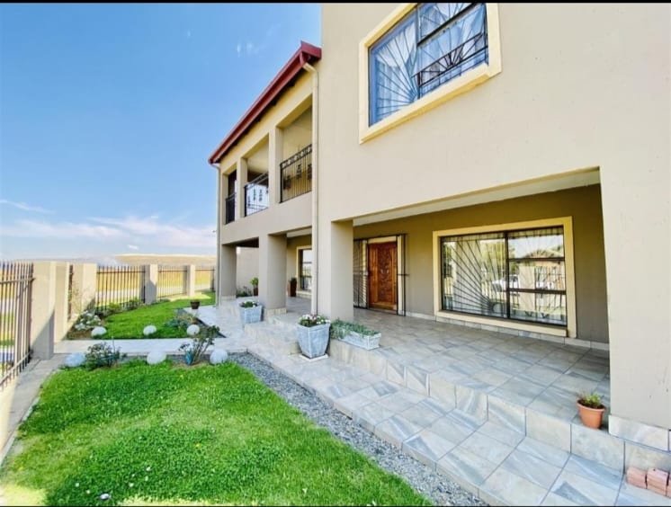 5 Bedroom Property for Sale in Geluksdal Gauteng