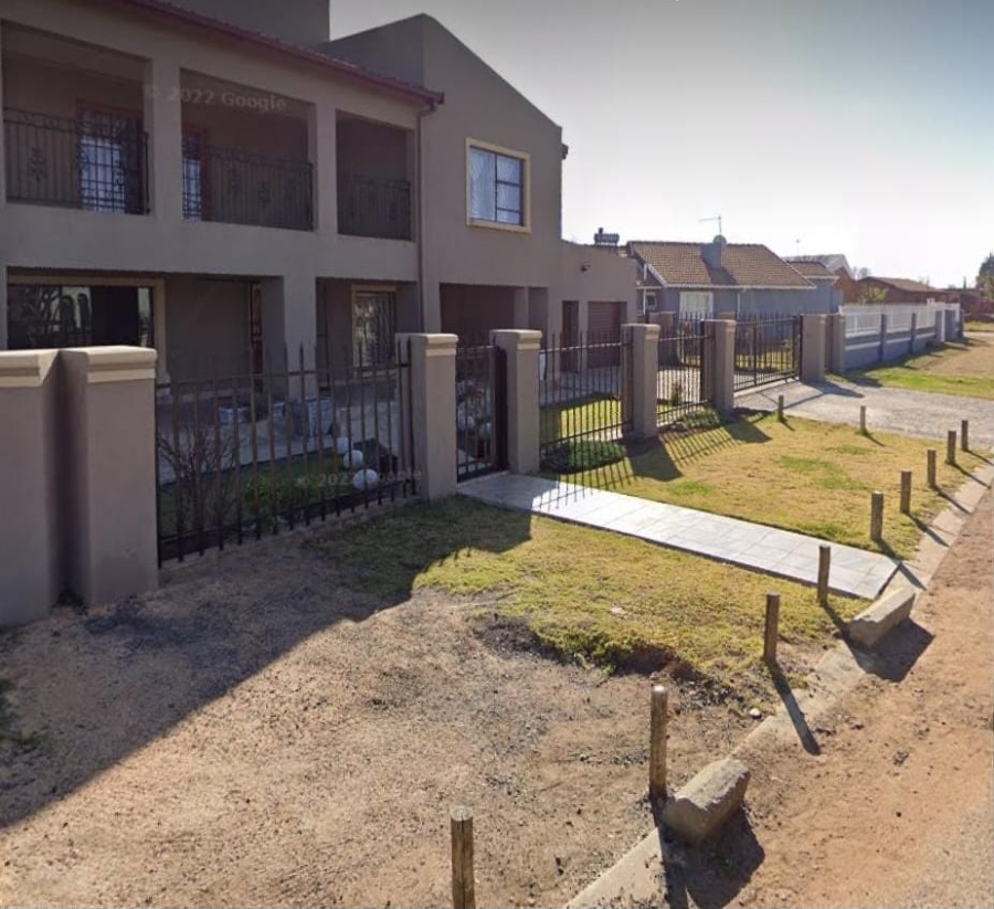 5 Bedroom Property for Sale in Geluksdal Gauteng