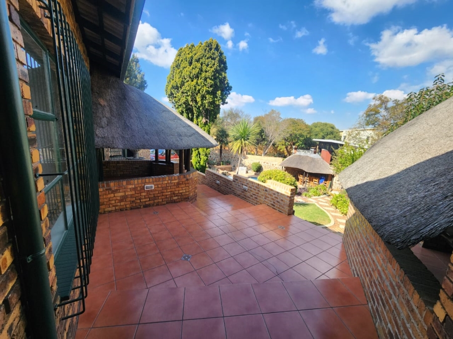 To Let 4 Bedroom Property for Rent in Bassonia Gauteng