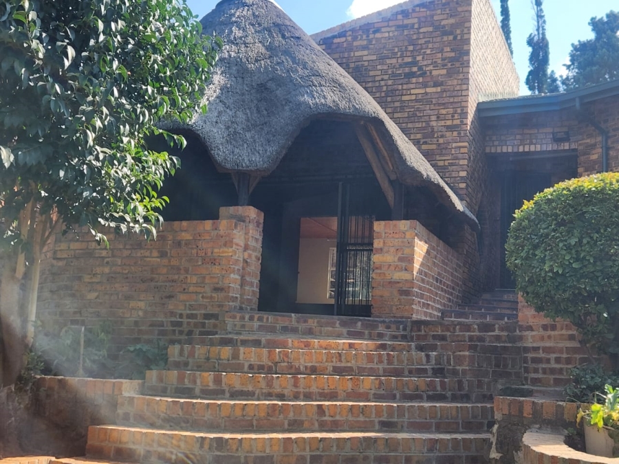 To Let 4 Bedroom Property for Rent in Bassonia Gauteng