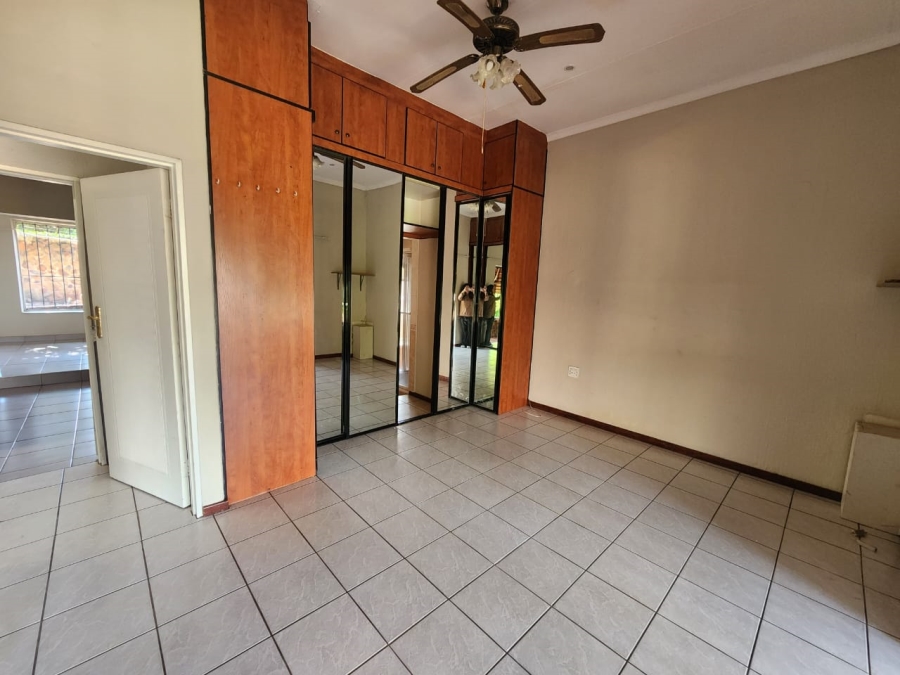 To Let 4 Bedroom Property for Rent in Bassonia Gauteng