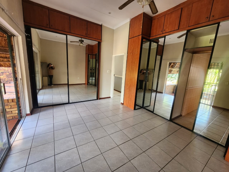 To Let 4 Bedroom Property for Rent in Bassonia Gauteng