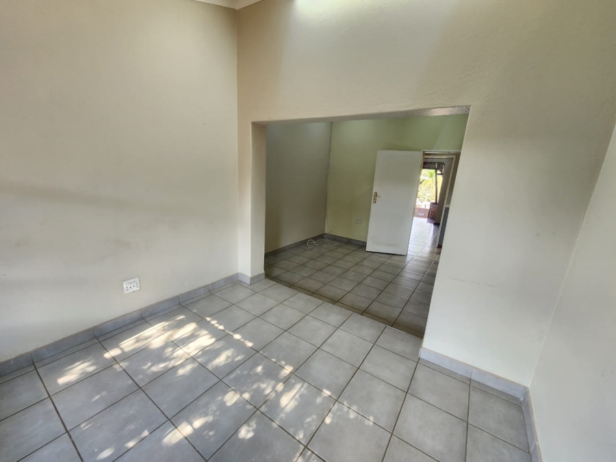 To Let 4 Bedroom Property for Rent in Bassonia Gauteng