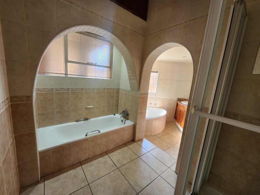 To Let 4 Bedroom Property for Rent in Bassonia Gauteng