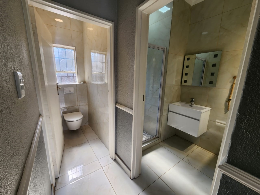 To Let 4 Bedroom Property for Rent in Bassonia Gauteng