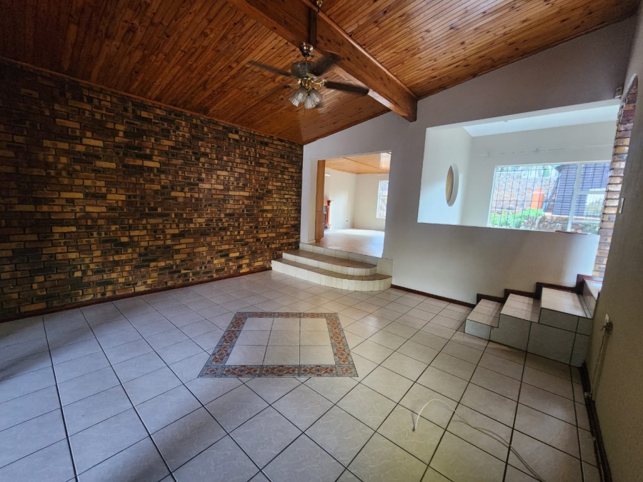 To Let 4 Bedroom Property for Rent in Bassonia Gauteng