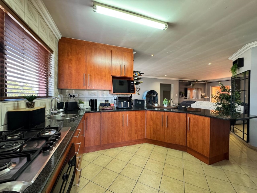 2 Bedroom Property for Sale in Amberfield Valley Gauteng